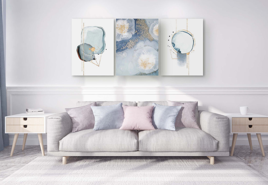 The Blue is a modern Chinese landscape painting. This painting expresses a Zen style of purity in the nature. This artwork is a good selection for living room decoration.